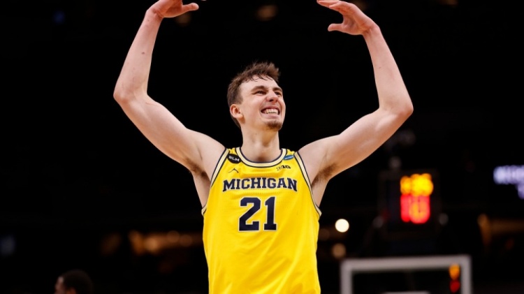 肩负主力重 肩负主力重